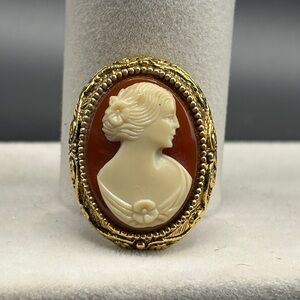 Vintage Florenza Style Cameo Brooch Gold Tone Beaded Frame Lady Portrait Pin